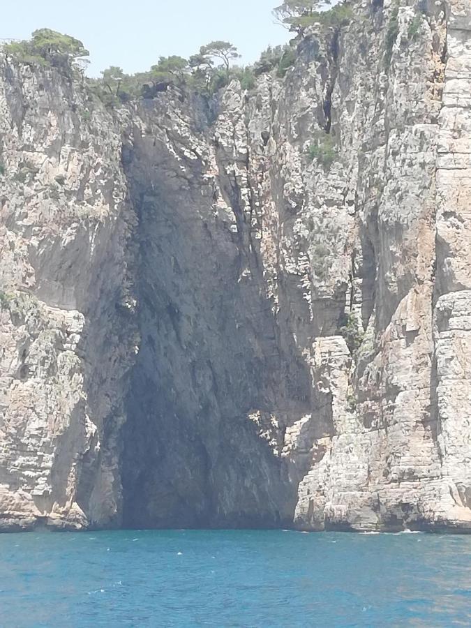 Brezza Di Mare Gaeta B&B ภายนอก รูปภาพ
