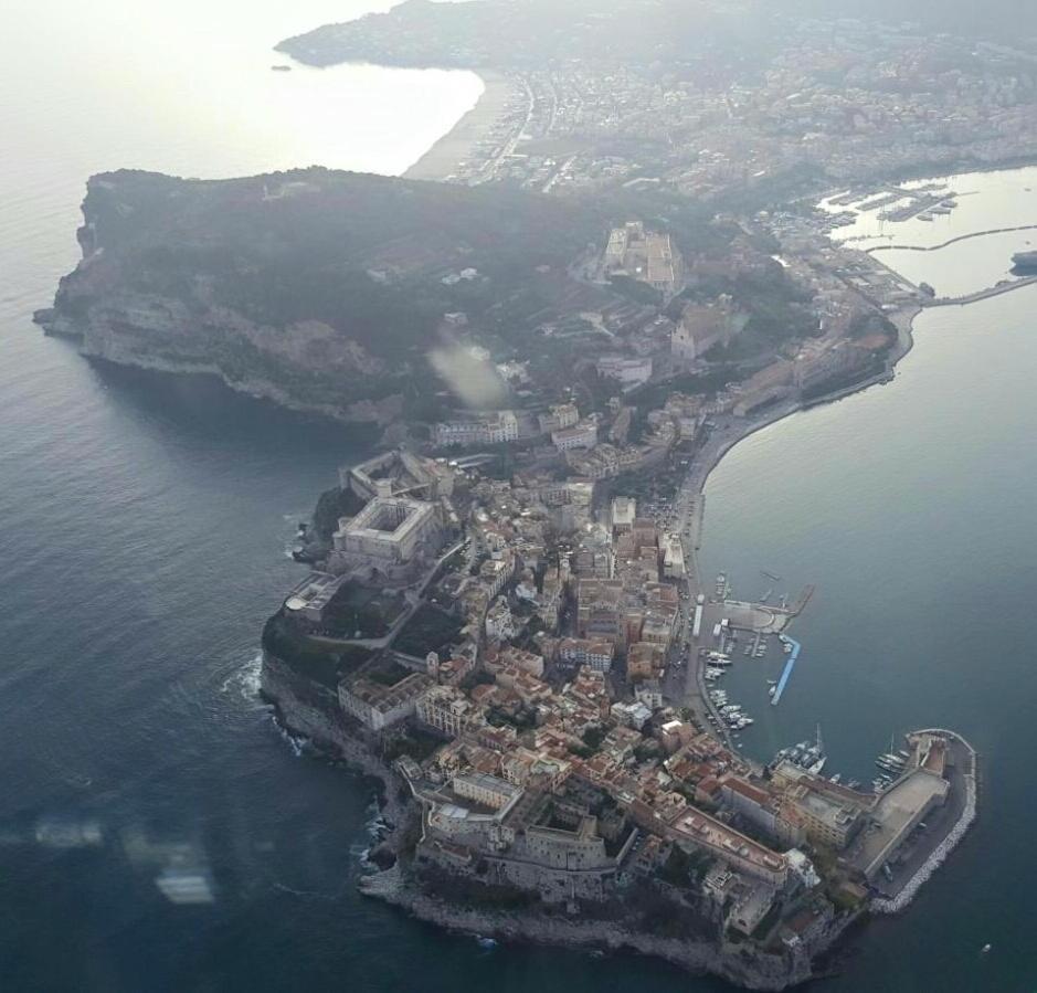 Brezza Di Mare Gaeta B&B ภายนอก รูปภาพ