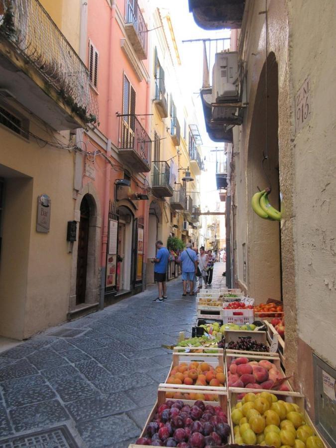 Brezza Di Mare Gaeta B&B ภายนอก รูปภาพ