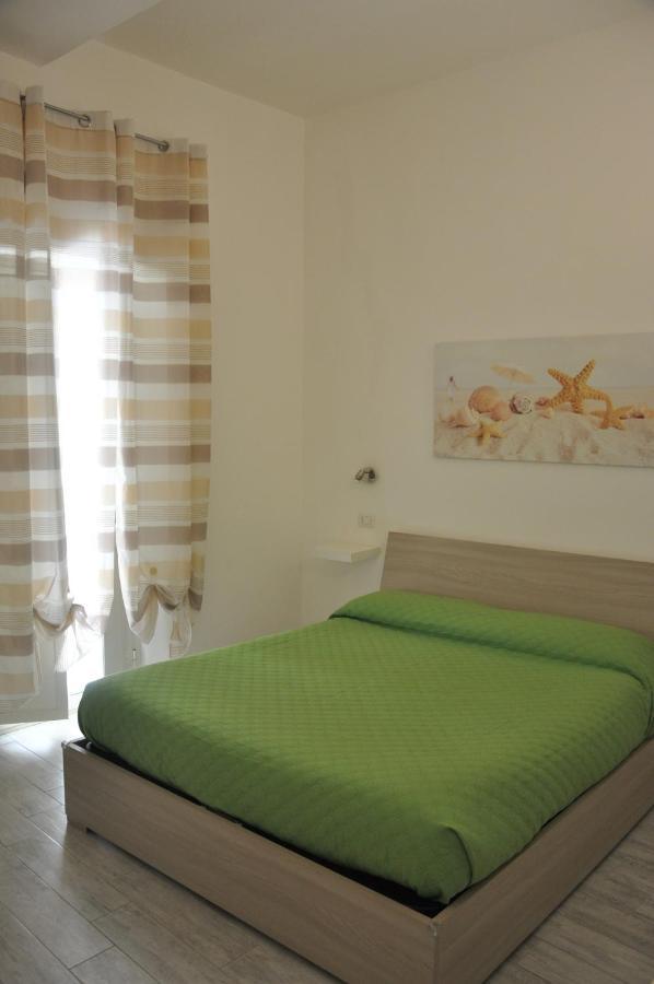 Brezza Di Mare Gaeta B&B ภายนอก รูปภาพ