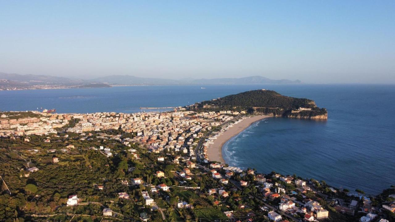 Brezza Di Mare Gaeta B&B ภายนอก รูปภาพ