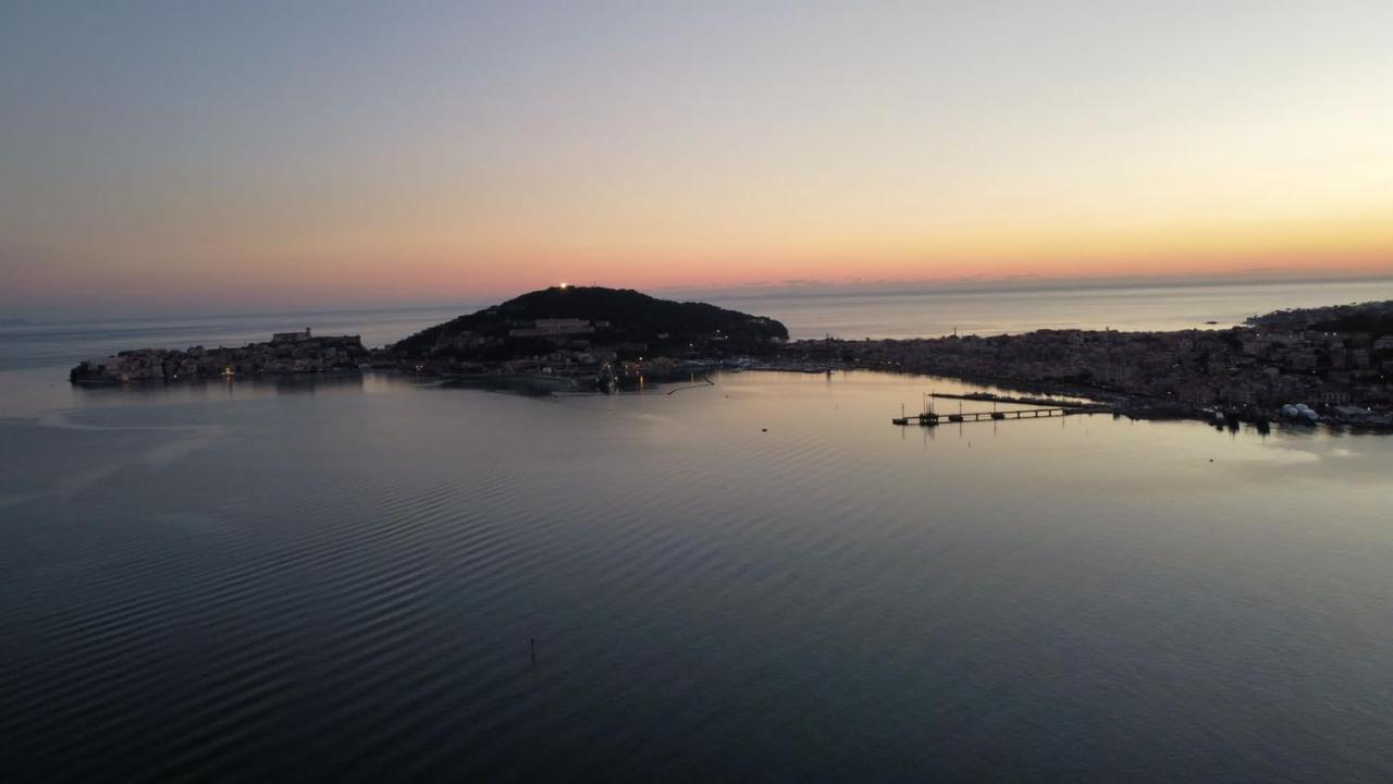 Brezza Di Mare Gaeta B&B ภายนอก รูปภาพ